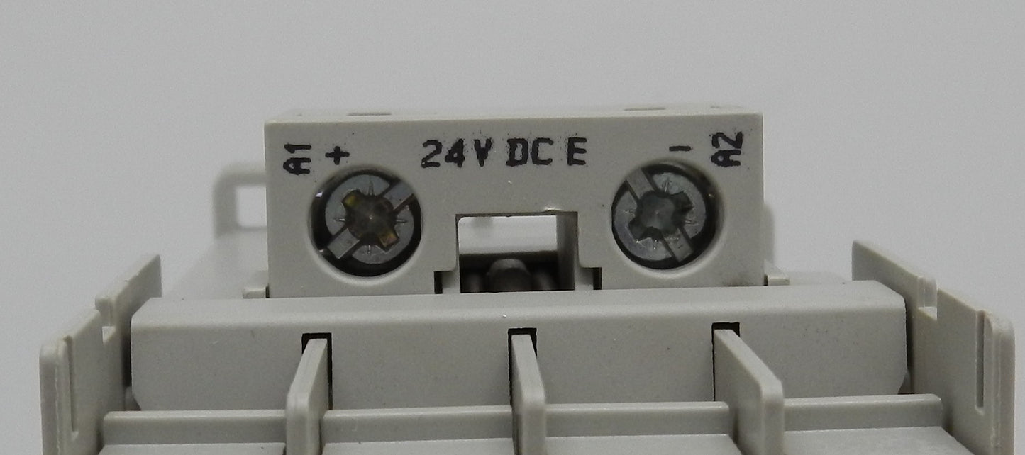 Allen-Bradley 100-C09E400 Contactor, 9A, 4-Pole NO, 575V AC 60Hz, Screw Terminals
