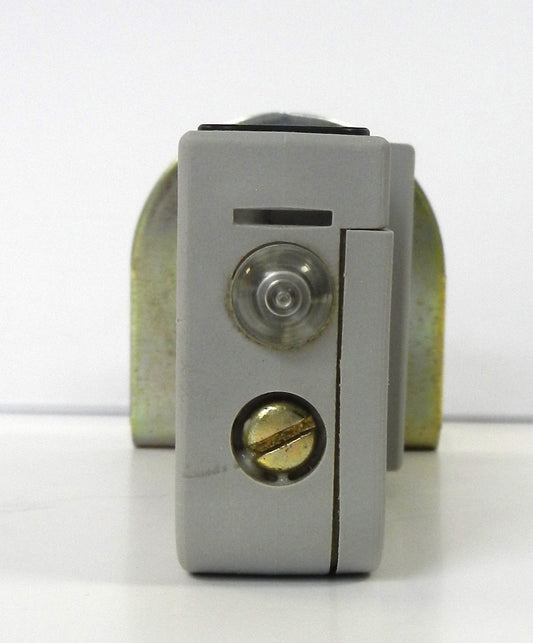 Allen-Bradley 42DRC-5400 Photoelectric Sensor with 42DTB-5000 Reflector – Series B
