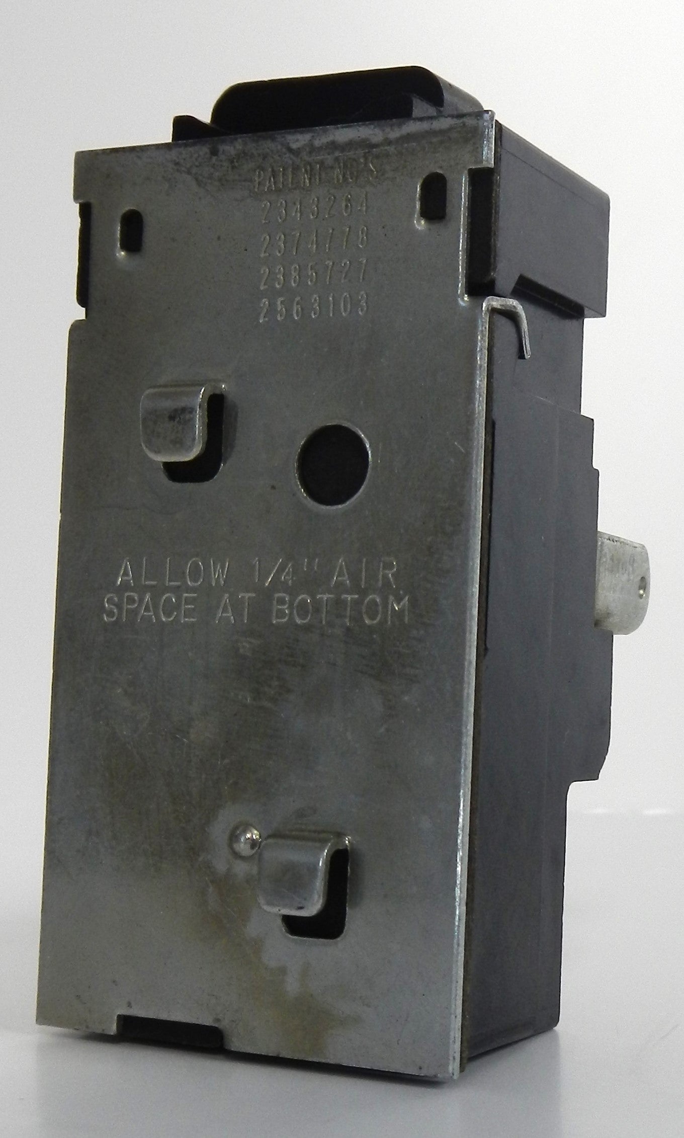 BULLDOG ELECTRIC PRODUCTS 38258 CIRCUIT BREAKER