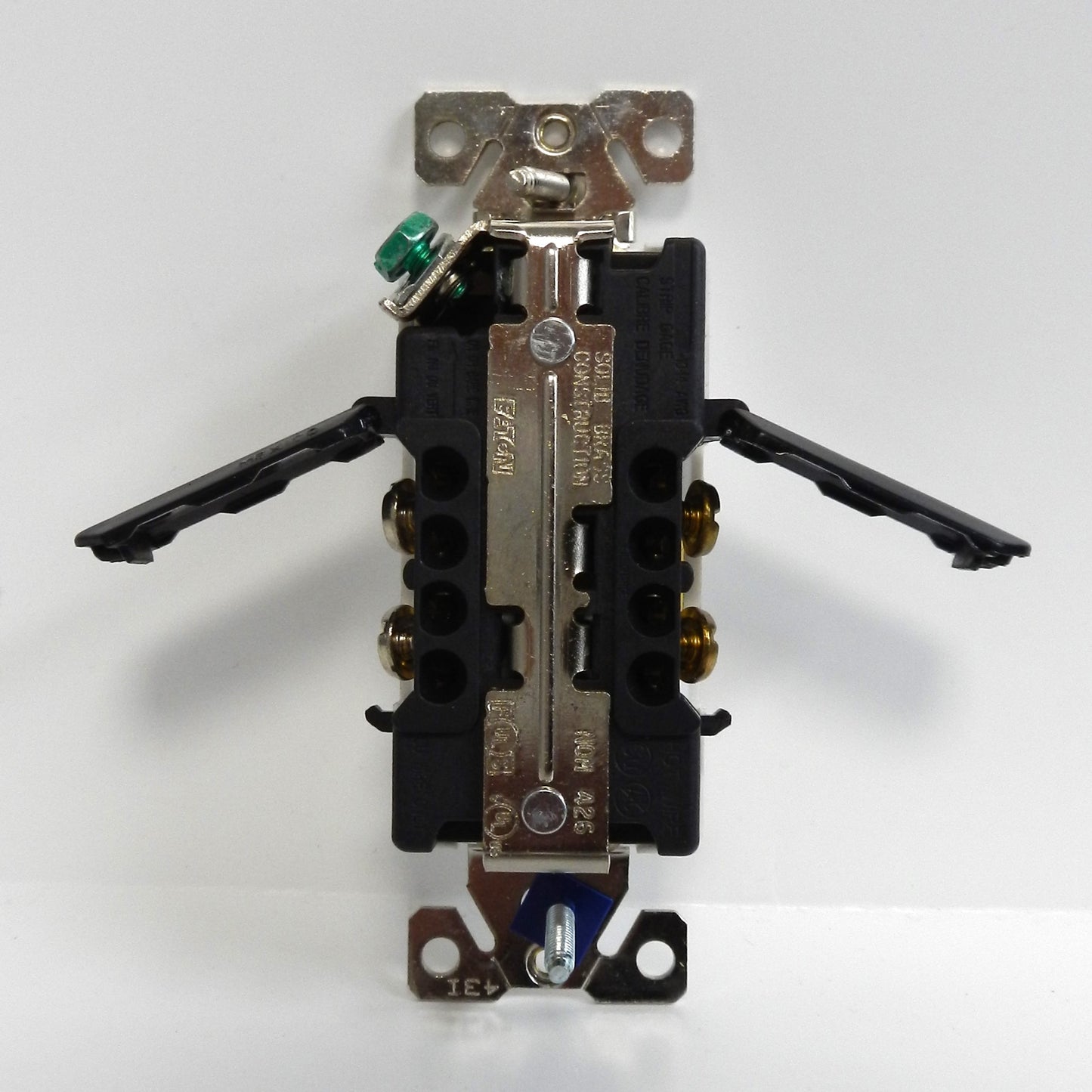 EATON 8262W RECEPTACLE HOSPITAL GRADE