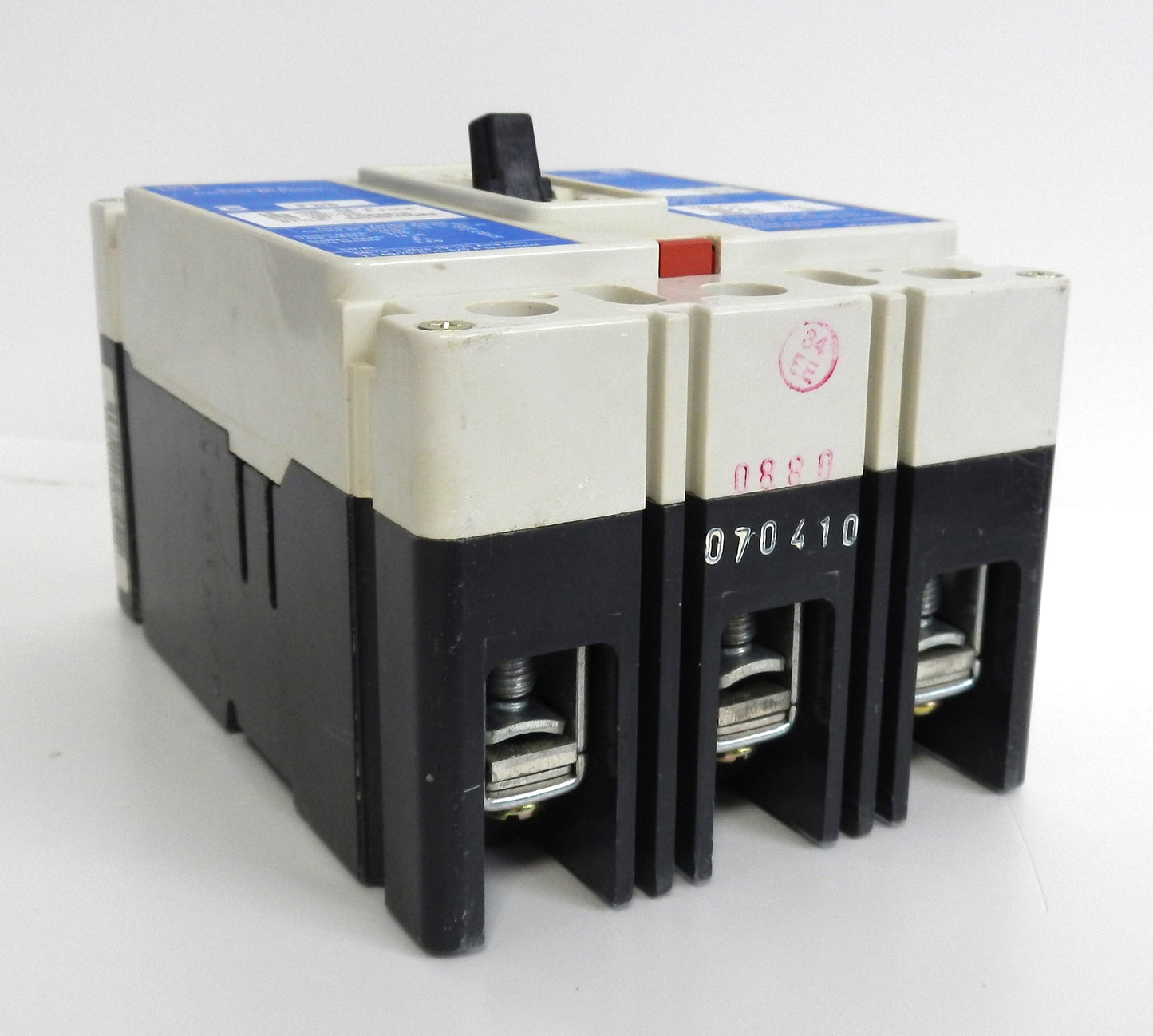CUTLER-HAMMER FDB3015 MOLDED CASE CIRCUIT BREAKER