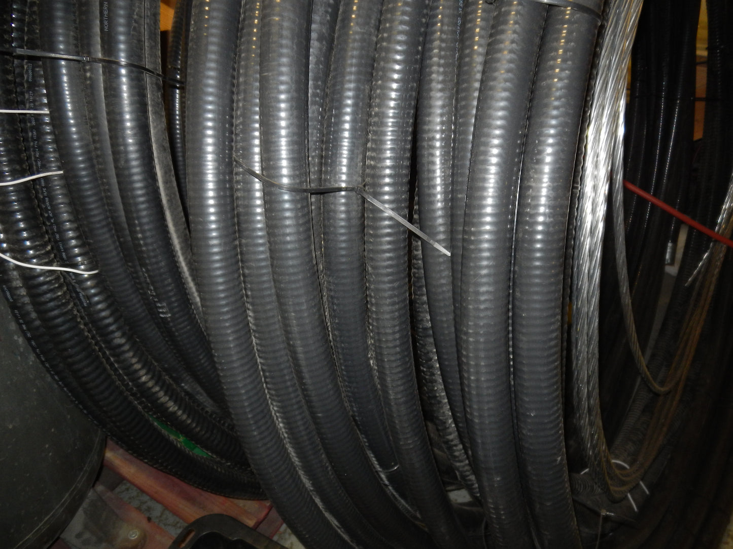 ACWU Building Wire, 1000 MCM, 600V, 1 Conductor, Stranded Bare Aluminum, XLPE, HL-FT4