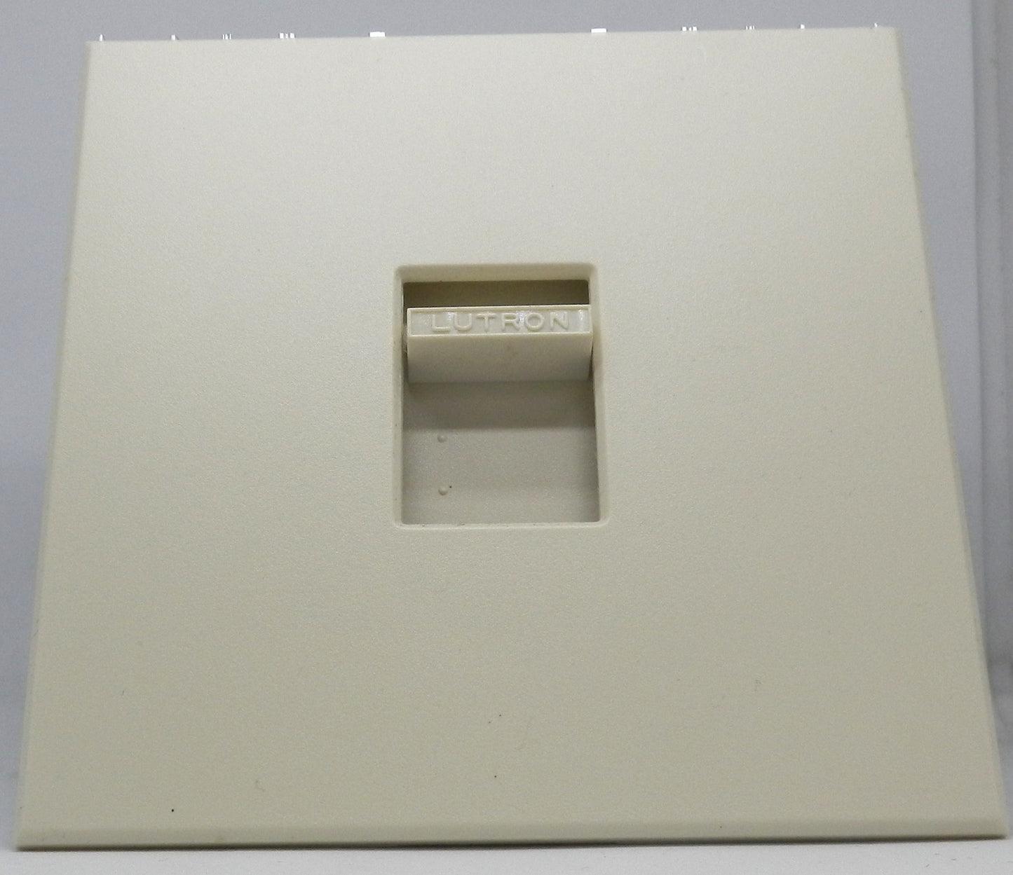 LUTRON NF-10-277-LA DIMMER