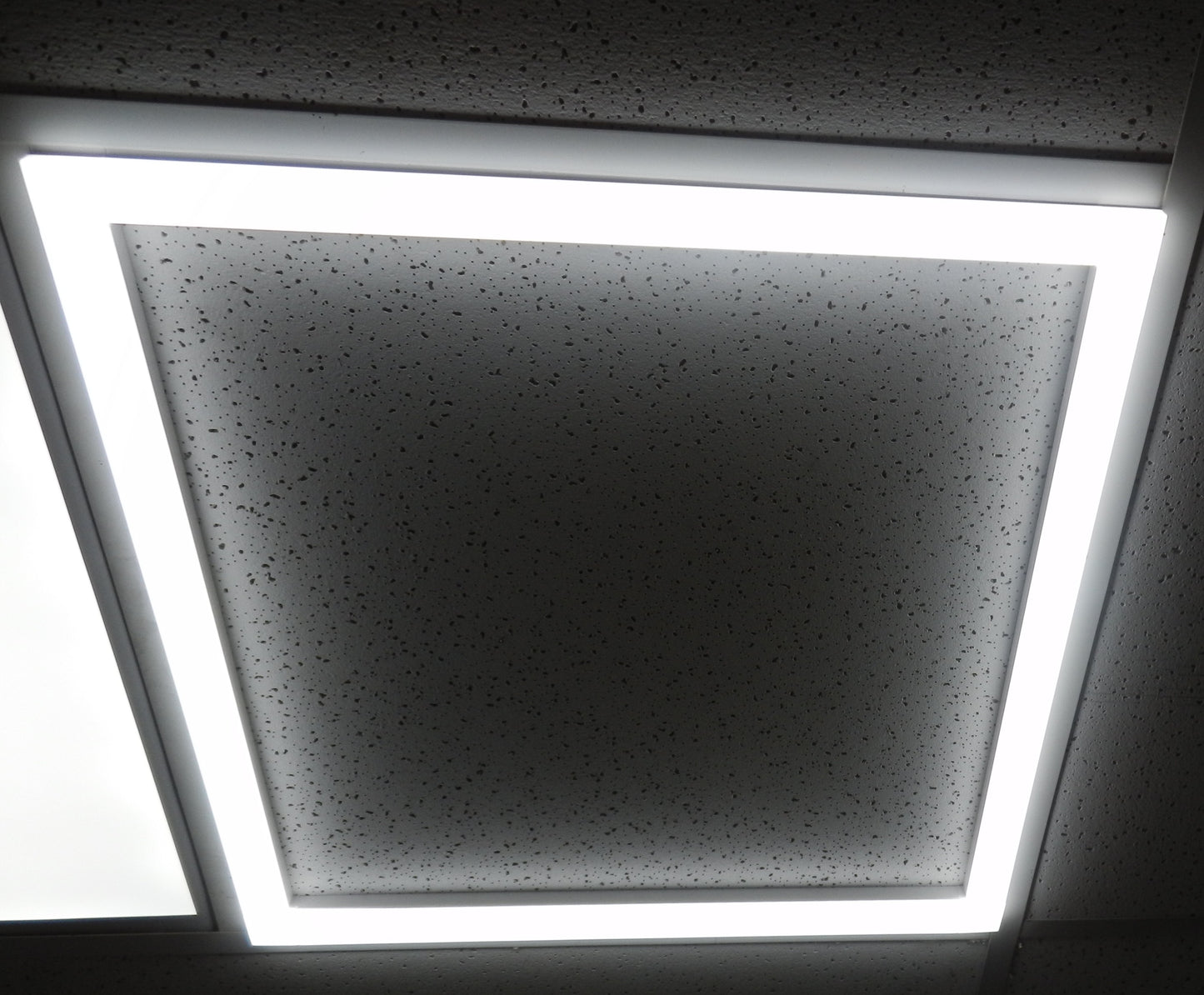 2x2 LED Perimeter Frame Light – Architectural Grid Ceiling Fixture for Modern Interiors