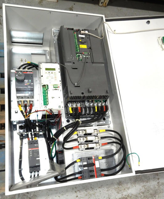 ABB ACH550-BCR-077A-6+F267 HVAC Variable Frequency Drive Panel 75HP 600VAC 77A VFD Enclosed