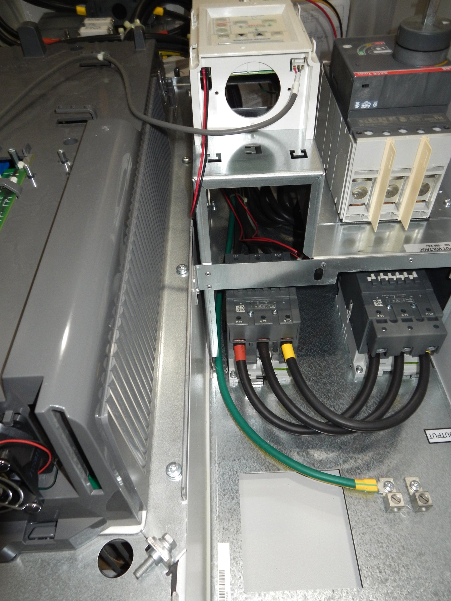 ABB ACH550-BCR-077A-6+F267 HVAC Variable Frequency Drive Panel 75HP 600VAC 77A VFD Enclosed