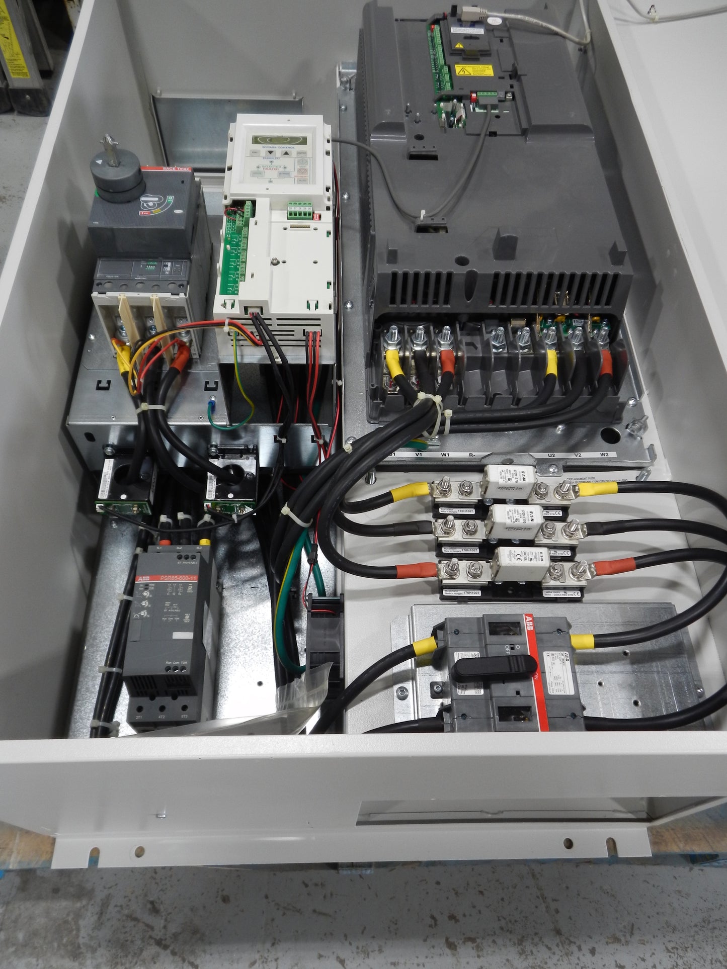 ABB ACH550-BCR-077A-6+F267 HVAC Variable Frequency Drive Panel 75HP 600VAC 77A VFD Enclosed