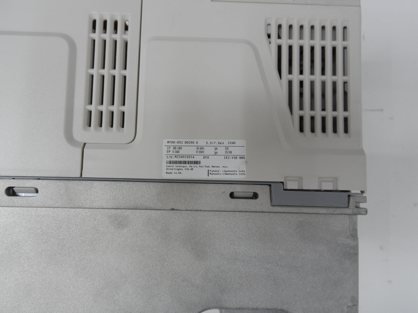 M700-05200250A101 Control Techniques Unidrive M700 VFD 5.5/7.5kW 200-240V 3PH